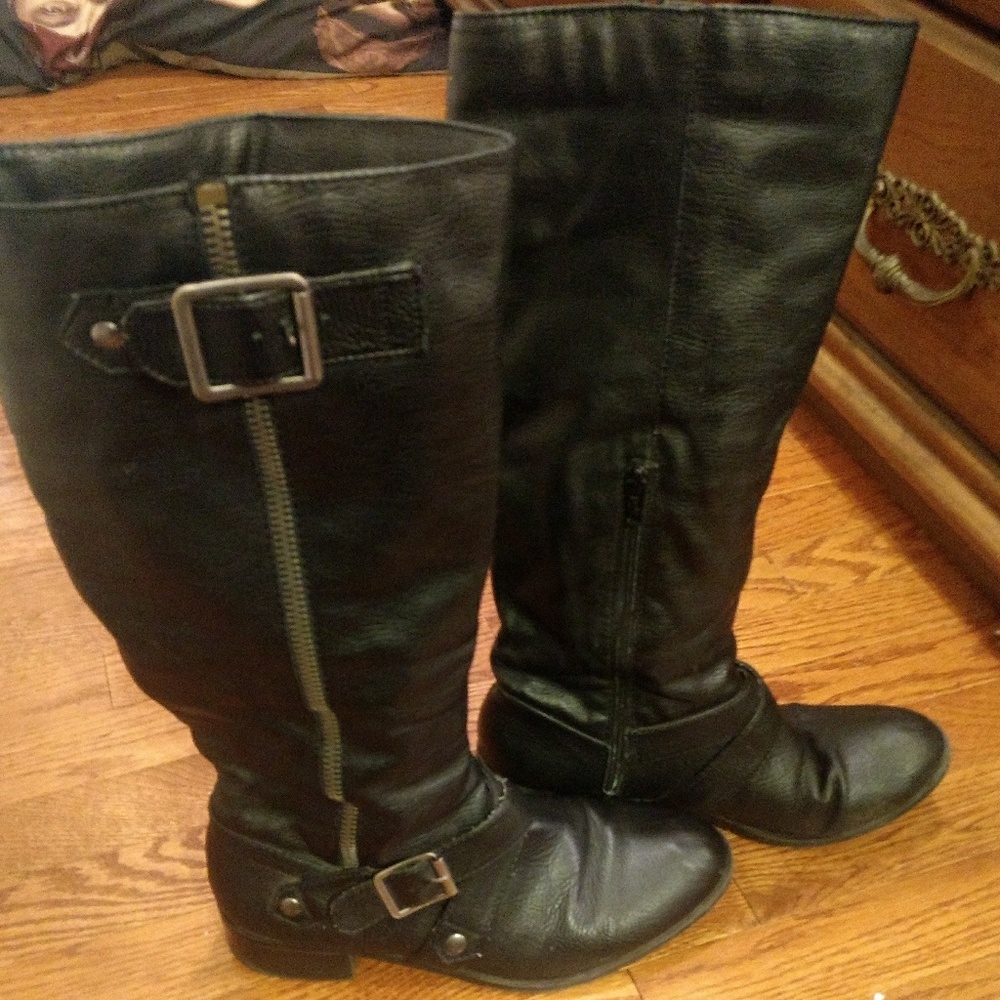 Black boots